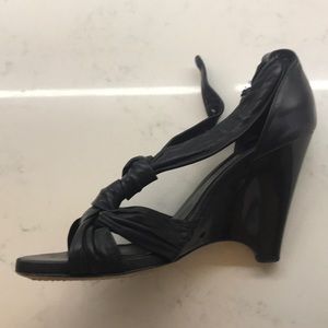 Latitude Femme Black Leather “Delice” Sandals